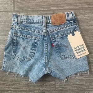 Levi’s AUTHORIZED VINTAGE NWT Denim Shorts, Size 26
